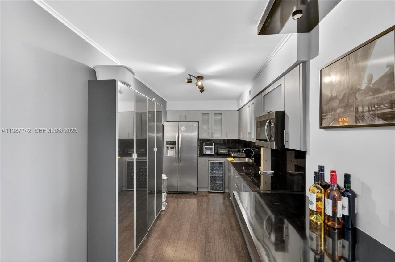 6770 Indian Creek Dr, Unit 15F, Miami Beach, FL 33141 Photo