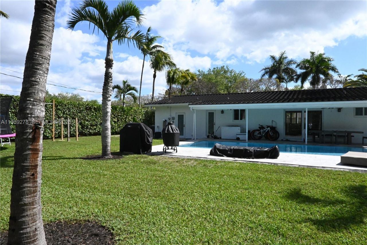 15720 SW 87th Ct , Palmetto Bay, FL 33157 Photo