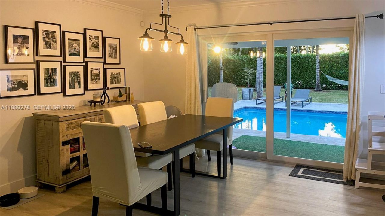 15720 SW 87th Ct , Palmetto Bay, FL 33157 Photo