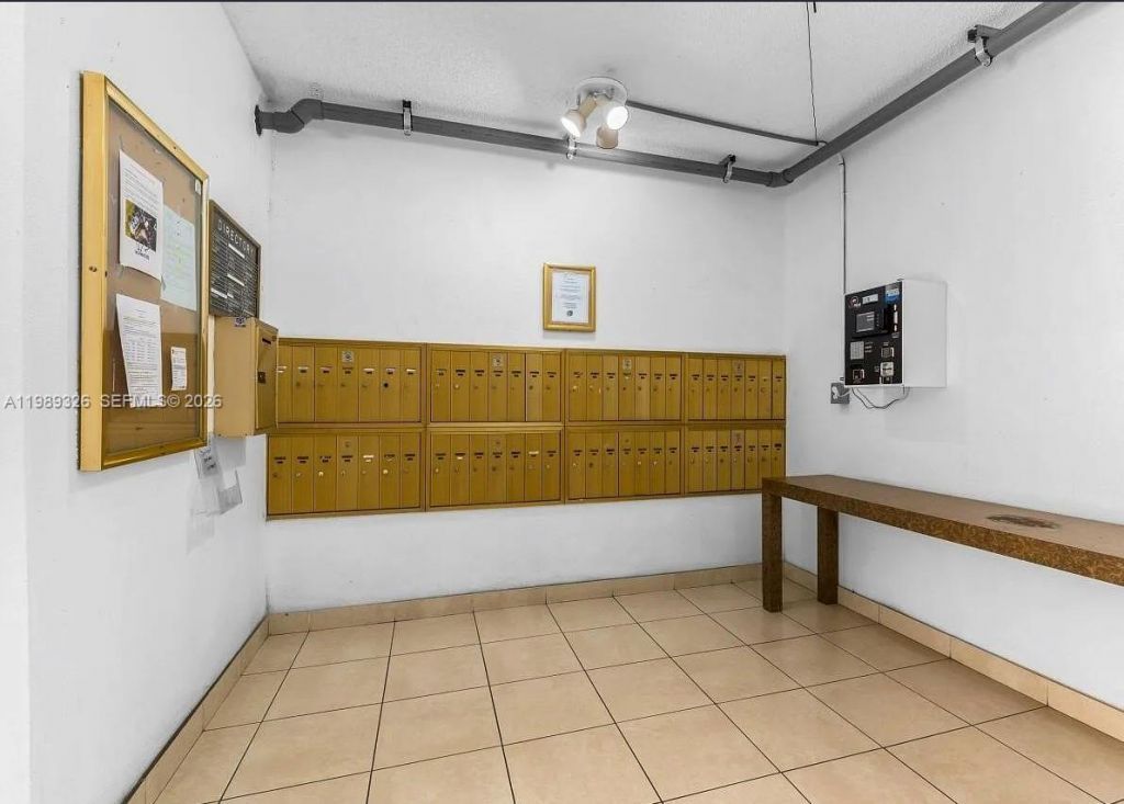 6301 N Fall Circle Dr, Unit 213, Lauderhill, FL 33319 Photo