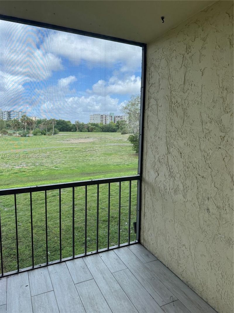 6301 N Fall Circle Dr, Unit 213, Lauderhill, FL 33319 Photo