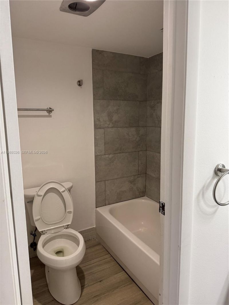 6301 N Fall Circle Dr, Unit 213, Lauderhill, FL 33319 Photo