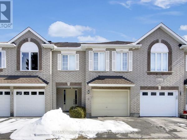 5 Maple Park Private , Ottawa, ON K1T4A6