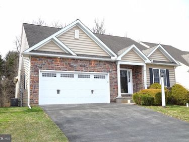 185 WAYPOINT DRIVE, Unit 236, LANCASTER, PA 17603