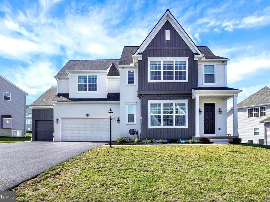 245 Hollyhock Drive , Manchester, PA 17345 Main Photo