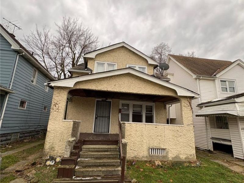 12520 Cornado Avenue, Cleveland, OH 44108 Photo 2