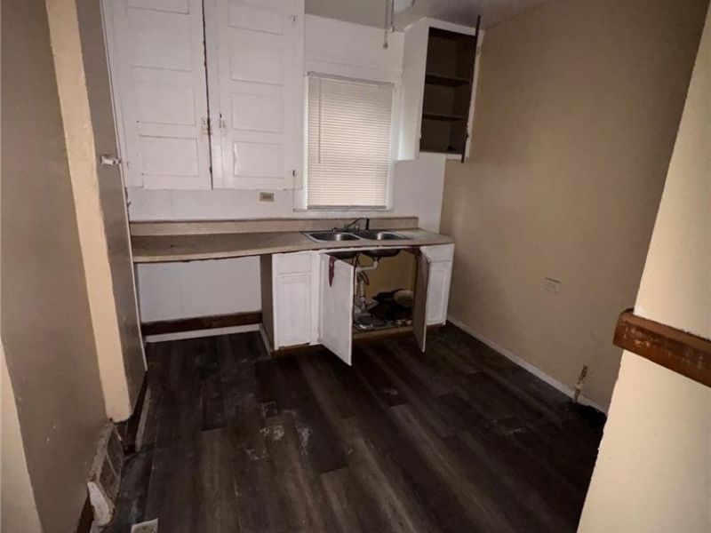 12520 Cornado Avenue, Cleveland, OH 44108 Photo 3