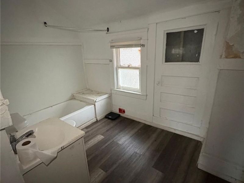 12520 Cornado Avenue, Cleveland, OH 44108 Photo 5