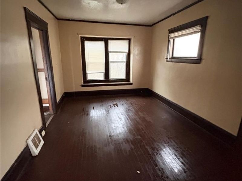 12520 Cornado Avenue, Cleveland, OH 44108 Photo 8