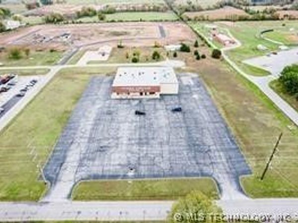 1109 N 3rd Street , Grove, OK 74344