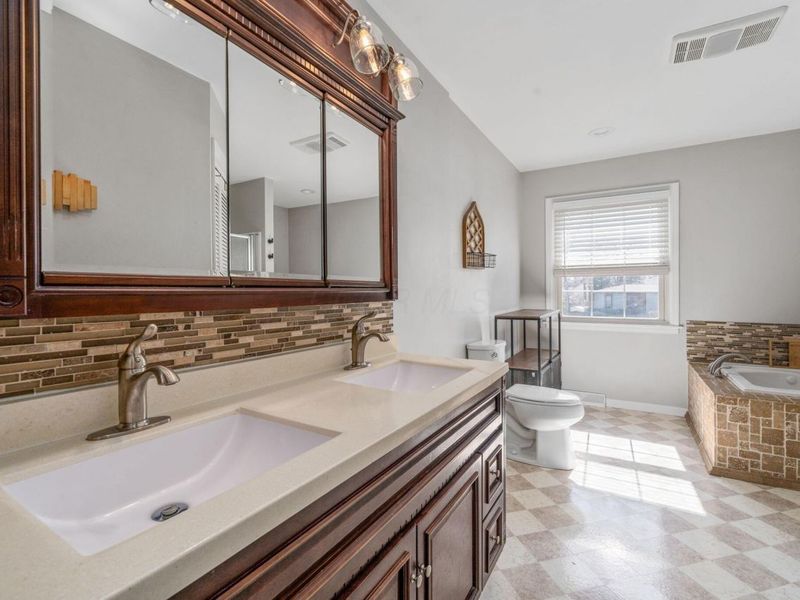 280 E Schrock Road, Westerville, OH 43081 Photo 38