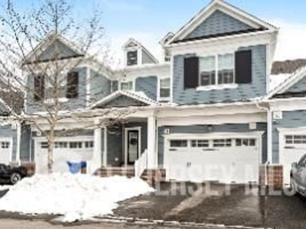 11 Hamilton Drive, Cranbury, NJ 08512