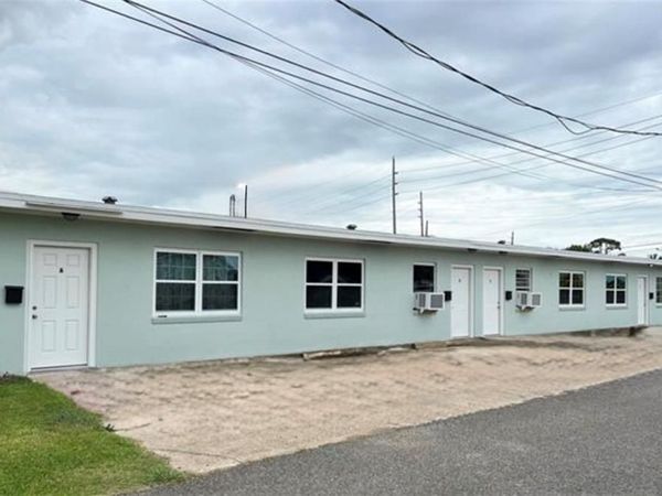 302 BARRECA Street, Unit D, Norco, LA 70079