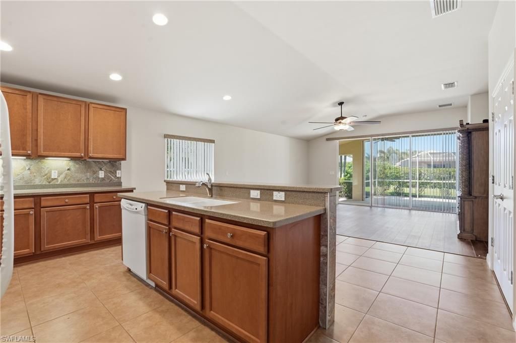 2457 Sutherland Ct, Cape Coral, FL 33991 Photo