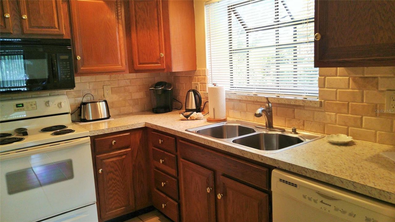 5677 Ashton Lake Drive, Unit 11, Sarasota, FL 34231 Photo