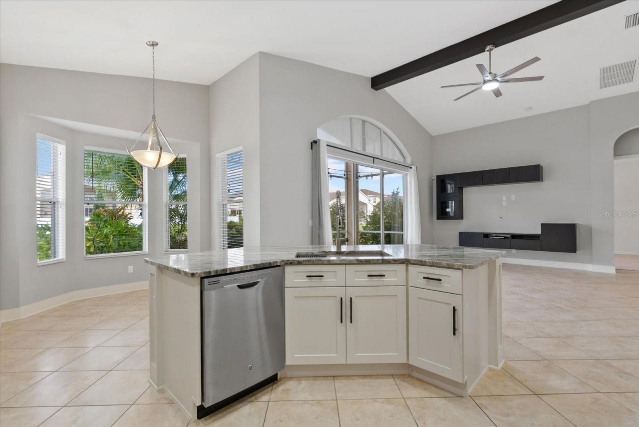 6634 38th Street E, Sarasota, FL 34243 Photo