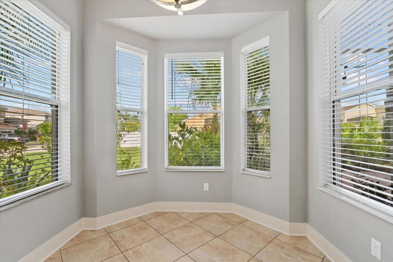 6634 38th Street E, Sarasota, FL 34243 Photo