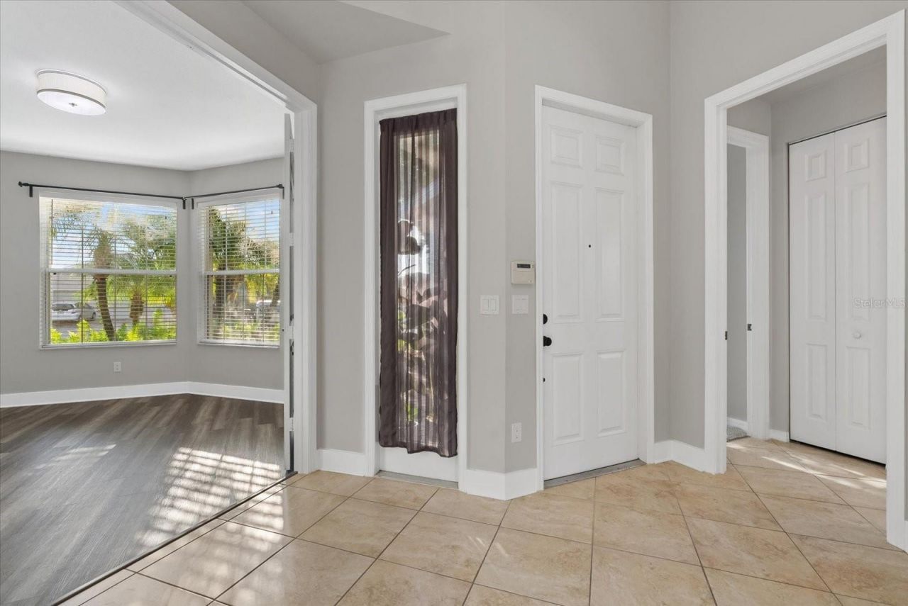 6634 38th Street E, Sarasota, FL 34243 Photo