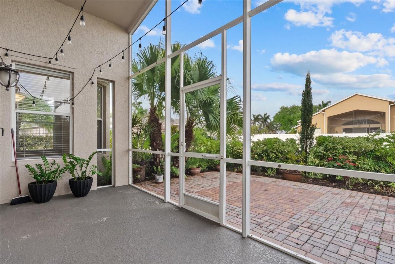 6634 38th Street E, Sarasota, FL 34243 Photo