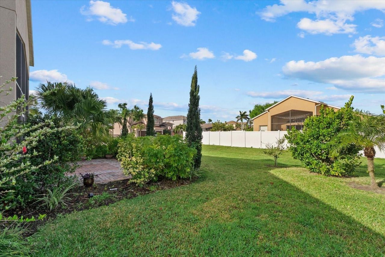 6634 38th Street E, Sarasota, FL 34243 Photo