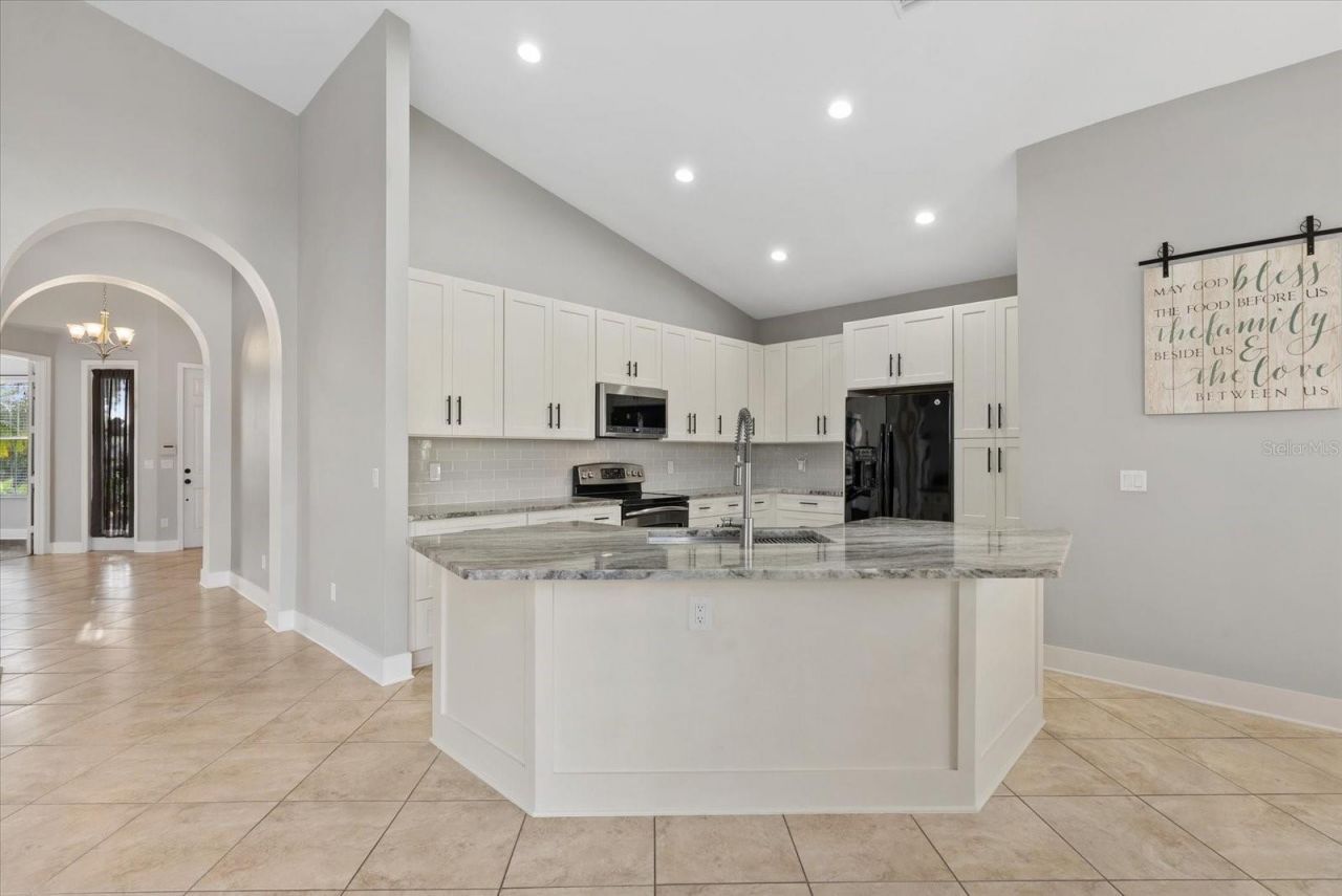 6634 38th Street E, Sarasota, FL 34243 Photo