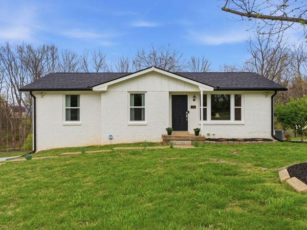 110 Robertson Ave, Greenbrier, TN 37073