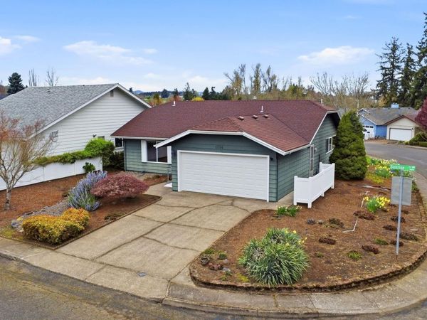 1694 Sunrise Cir NW, Salem, OR 97304