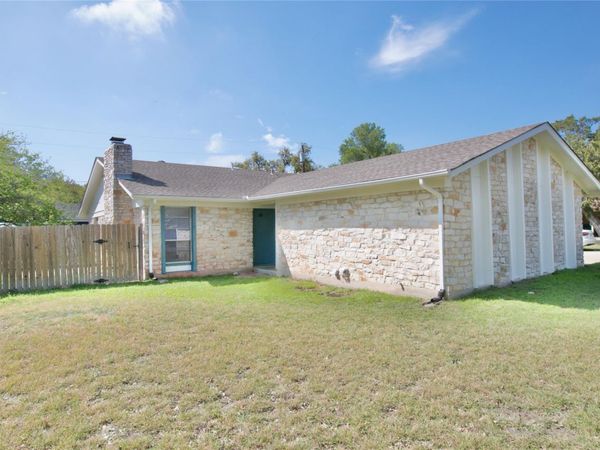 1301 Glenda DR, Unit B, Round Rock, TX 78681