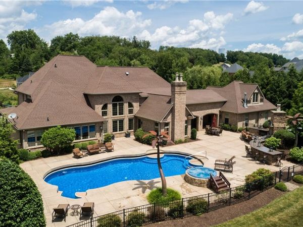 3005 Whispering Creek Dr , Allison Park, PA 15101