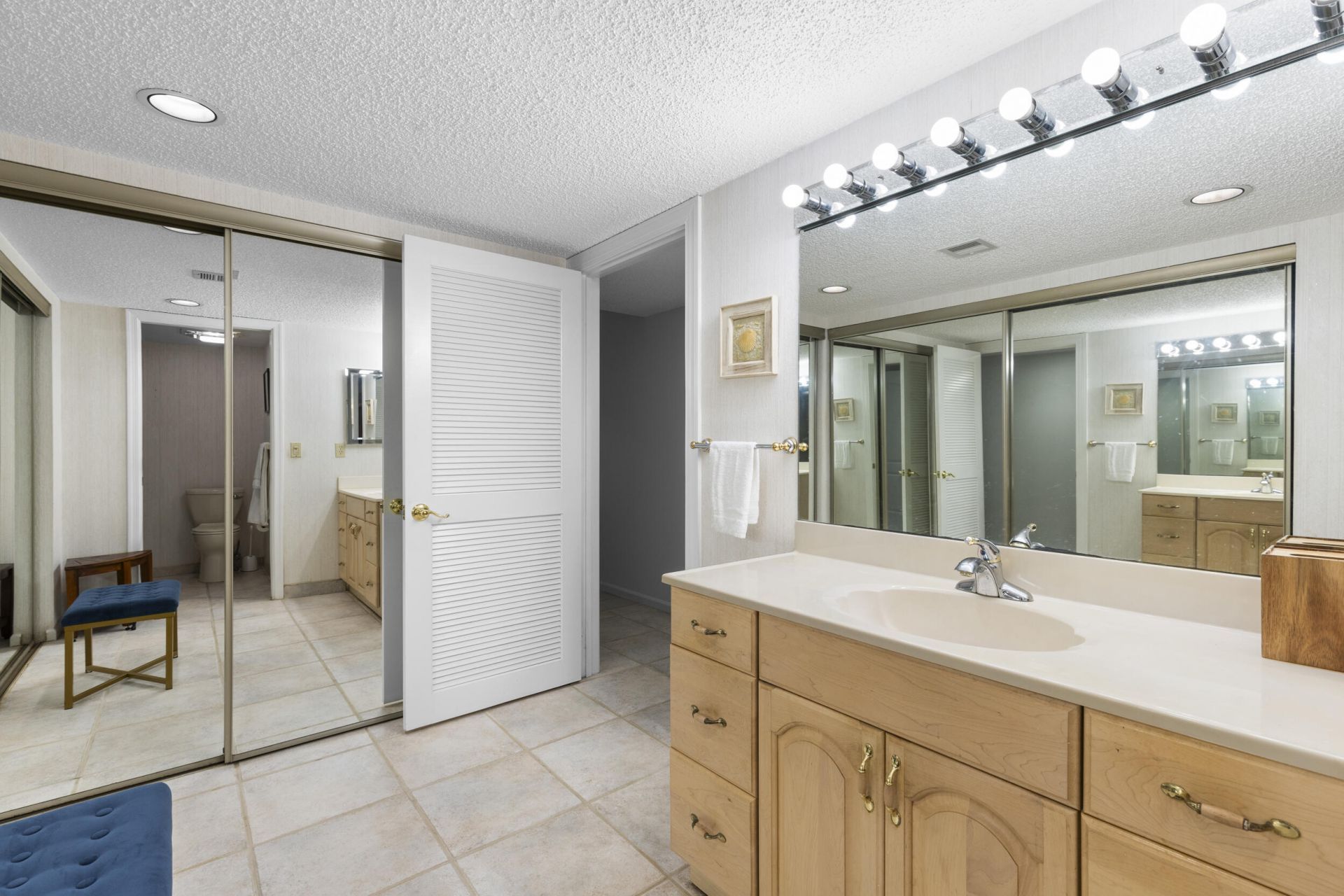 5172 SE Club Way, Unit 207, Stuart, FL 34997 Photo