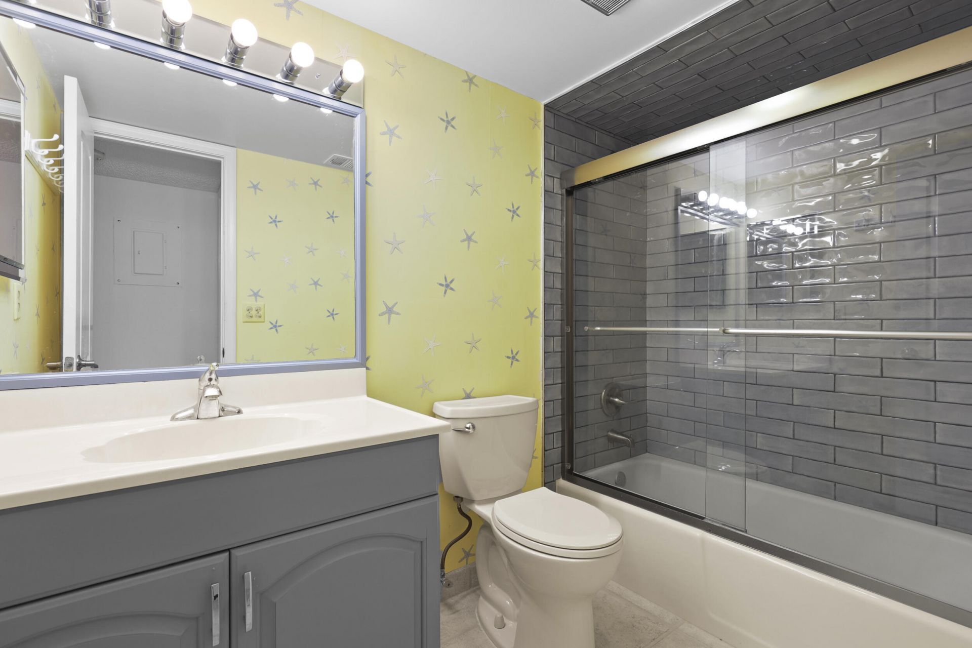 5172 SE Club Way, Unit 207, Stuart, FL 34997 Photo