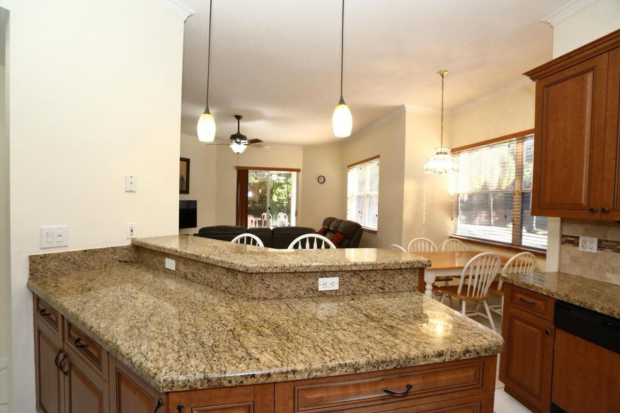 5330 SW 199 Avenue, Pembroke Pines, FL 33332 Photo