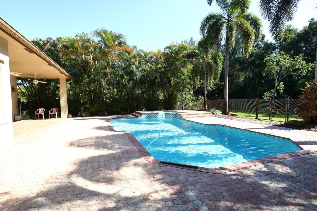 5330 SW 199th Avenue, Pembroke Pines, FL 33332 Photo