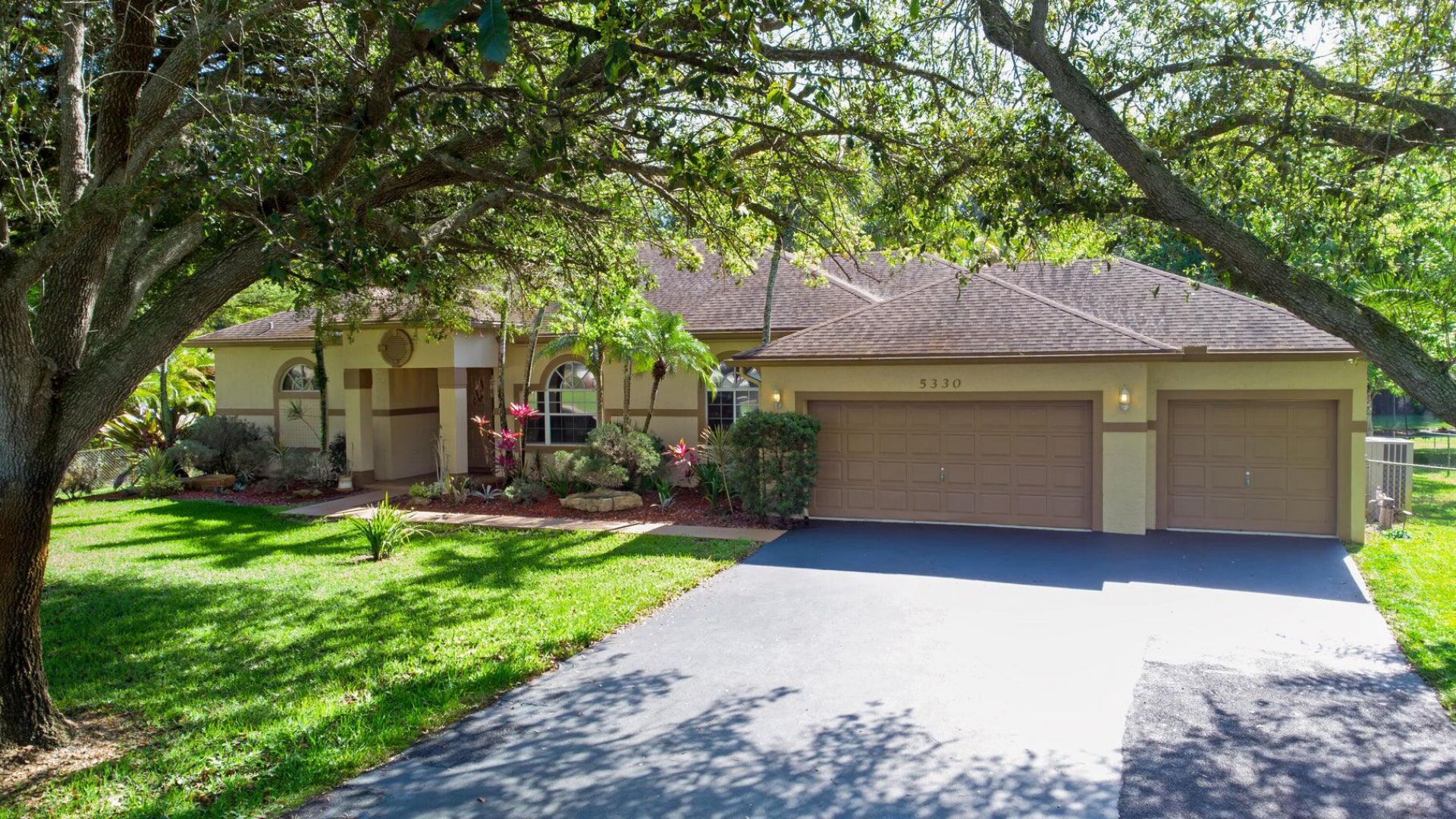 5330 SW 199th Avenue, Pembroke Pines, FL 33332 Photo