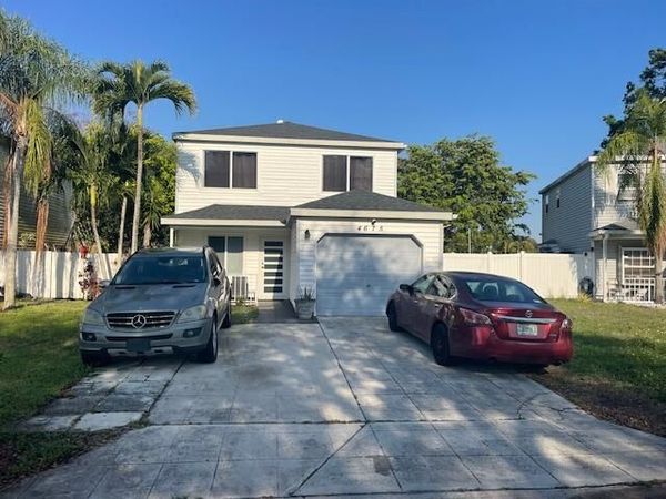 4675 Lakeside Circle, West Palm Beach, FL 33417