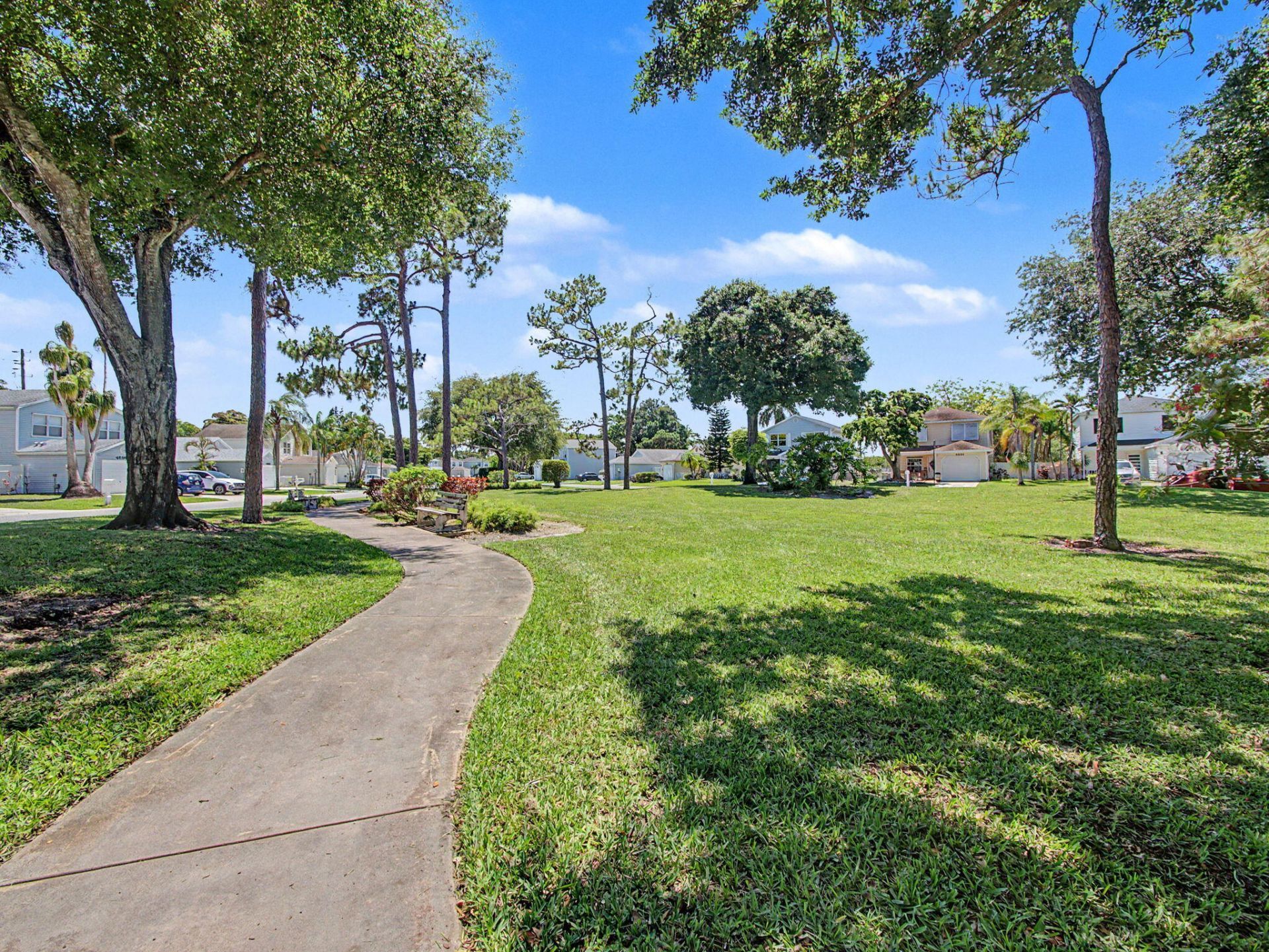 4675 Lakeside Circle, West Palm Beach, FL 33417 Photo