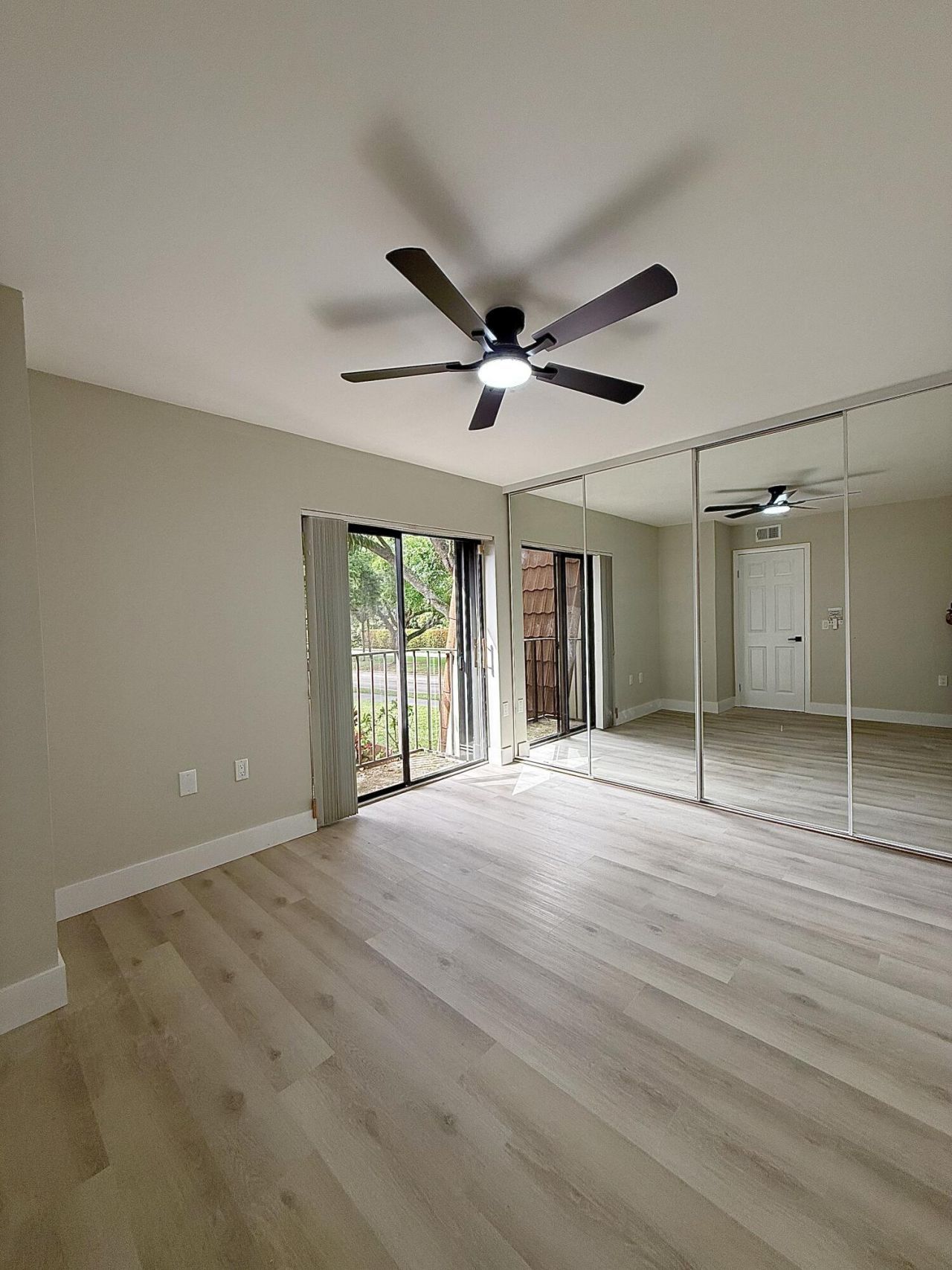 205 Charter Way, West Palm Beach, FL 33407 Photo