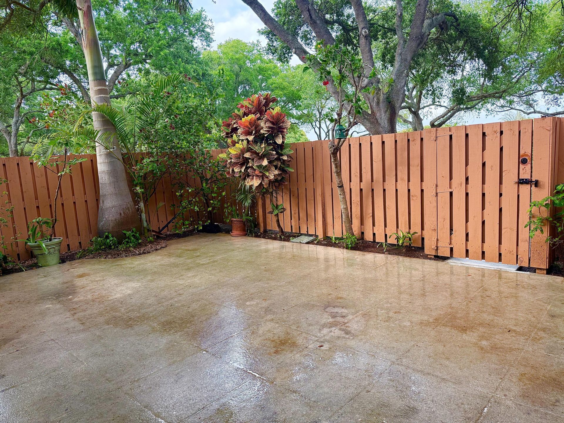 205 Charter Way, West Palm Beach, FL 33407 Photo