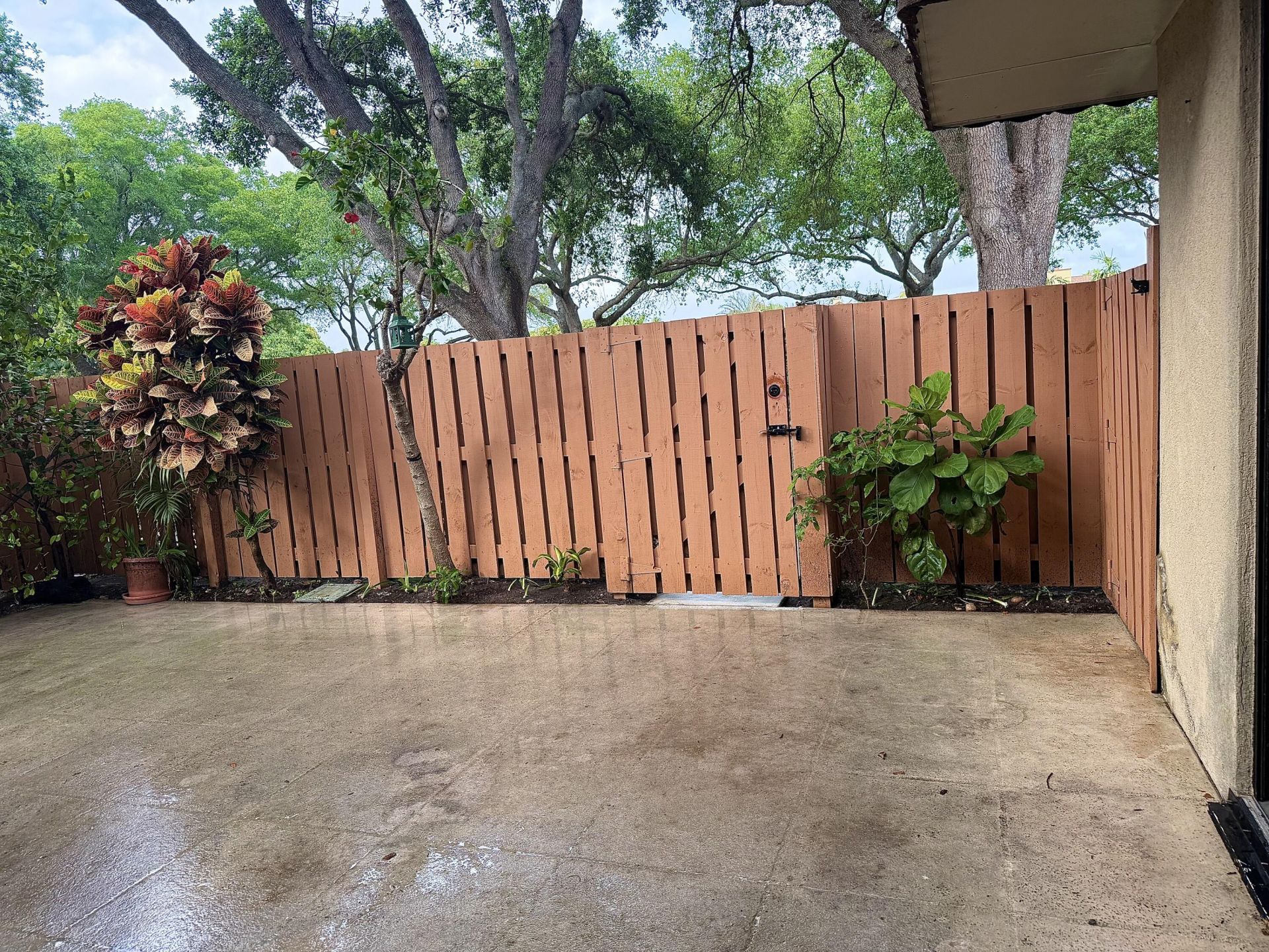 205 Charter Way, West Palm Beach, FL 33407 Photo