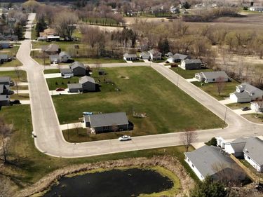 553 Coleman Avenue E, Eden Valley, MN 55329