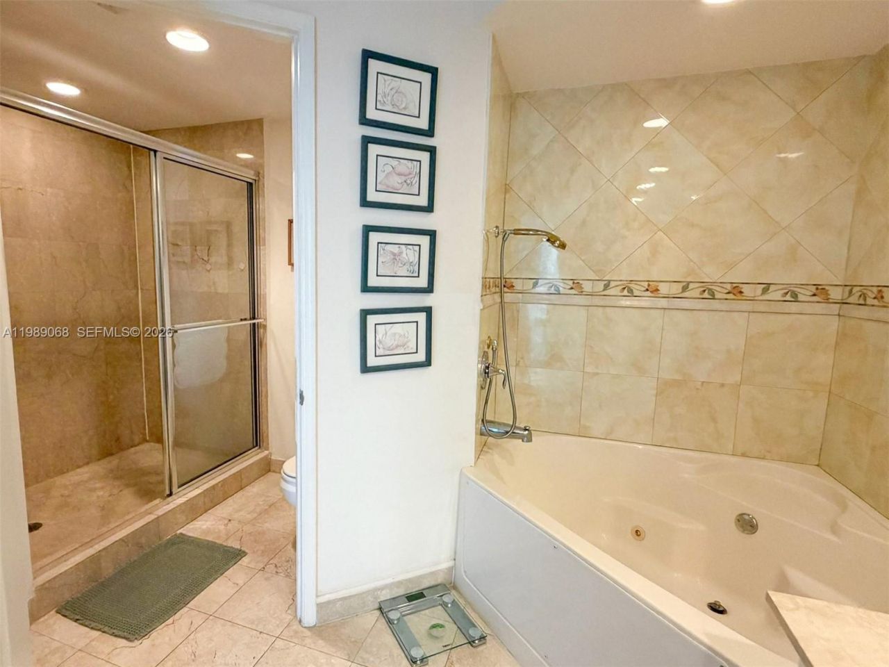 3370 Hidden Bay Dr, Unit 1814, Aventura, FL 33180 Photo