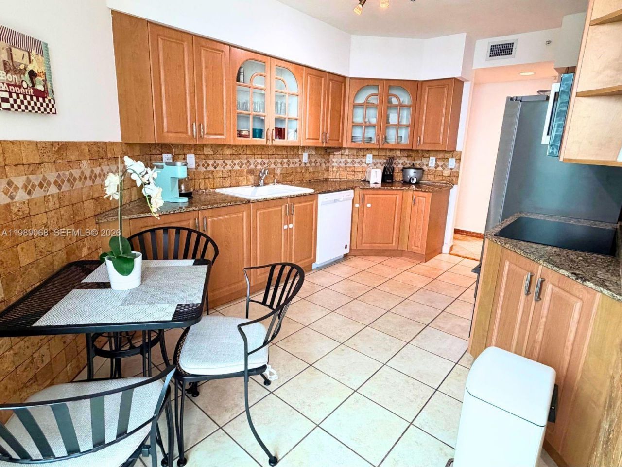 3370 Hidden Bay Dr, Unit 1814, Aventura, FL 33180 Photo