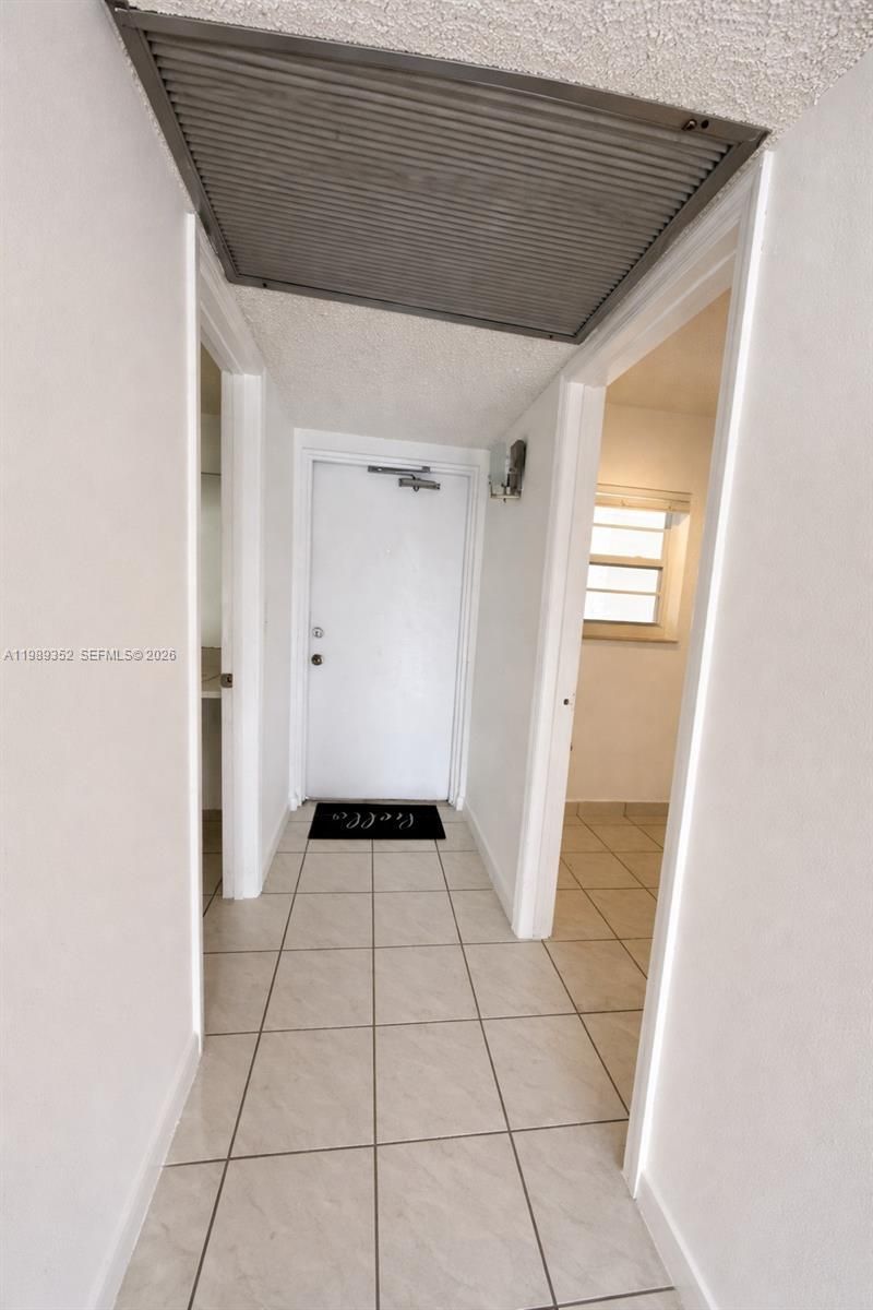 9330 Lagoon Pl , Unit 201, Davie, FL 33324 Photo