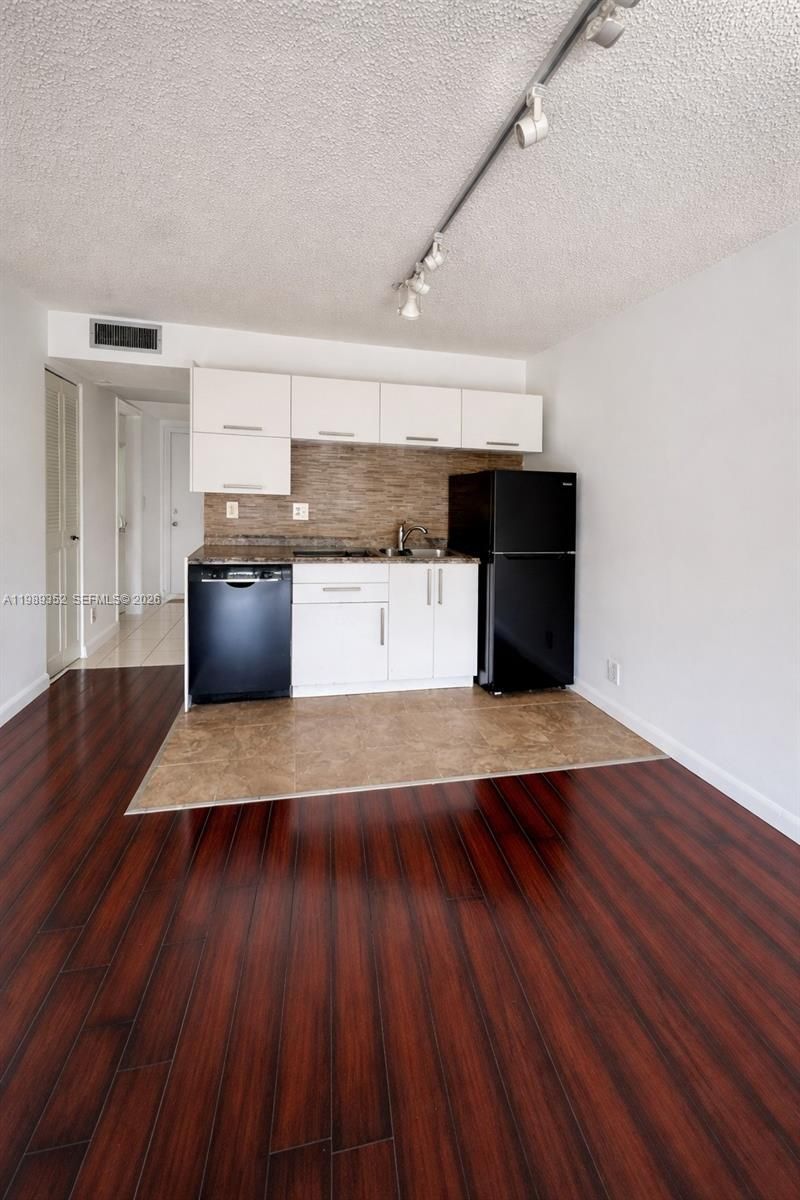 9330 Lagoon Pl , Unit 201, Davie, FL 33324 Photo