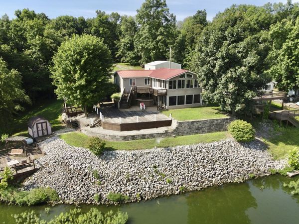 19205 Bragg Ln Lane, West Frankfort, IL 62896