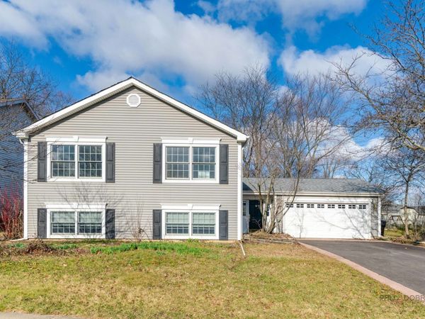 765 Old Mill Grove Road, Lake Zurich, IL 60047