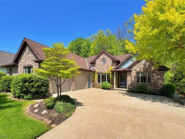 6340 Mallard Creek Run, Lorain, OH 44053