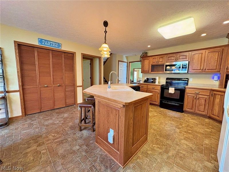 6340 Mallard Creek Run, Lorain, OH 44053 Photo 15