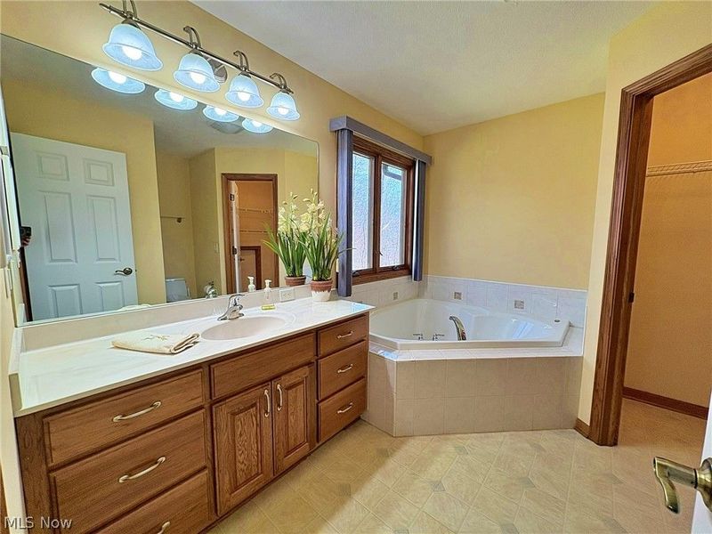 6340 Mallard Creek Run, Lorain, OH 44053 Photo 27