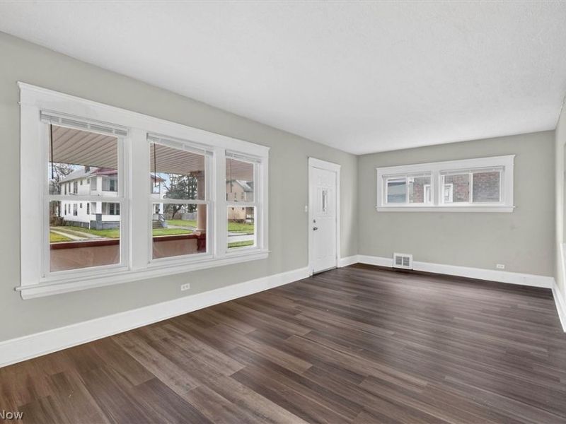 12912 Maplerow Avenue, Garfield Heights, OH 44105 Photo 5